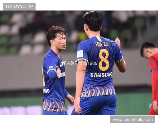 冯伯元重返青岛海牛,积极参与球队训练 冯伯元重返青岛海牛,积极参与球队训练